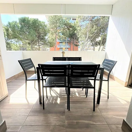 Apartamento Stylish Flat With Pool Access *