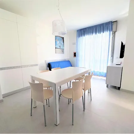 Stylish Flat With Pool Access Bibione