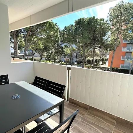 Stylish Flat With Pool Access Apartamento