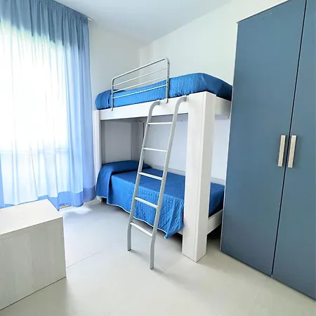 Lejlighed Stylish Flat With Pool Access